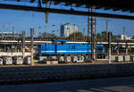 Die Eiffage Infra-Rail vermietete 275 843-1 (92 80 1275 843-1 D-NRAIL]), eine Vossloh G 1206 der der Northrail GmbH, ist am 29 April 2025 im Hauptbahnhof Duisburg im Arbeitseinsatz.