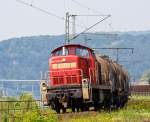   Die 294 579-8 (98 80 3294 579-8 D-DB) der DB Schenker Rail Deutschland AG fährt am 03.07.2015 mit einem Kesselwagenzug bei Leutesdorf auf der rechten Rheinseite in Richtung Koblenz.