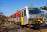 Bei dem tollen Licht muss ich ihn einfach nochmal ablichten:   Der Dieseltriebwagen VT/VS 51 (BR 628.4)  Daadetalbahn  der Westerwaldbahn (WEBA) abgestellt am 02.03.2013 im Bahnhof Betzdorf/Sieg.