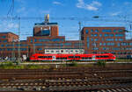 Ein zweiteiliger PESA LINK II der BR 632 der DB Regio AG NRW ist am 31.05.2022 beim Hauptbahnhof Dortmund angestellt.  Aufnahme aus dem Zug heraus.