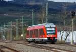 Nachschu�: Dieseltriebwagen 648 202 / 702 (Alstom Coradia LINT 41) der DreiL�nderBahn als RB 95 (Dillenburg-Siegen-Au/Sieg), hat am 04.02.2012 den Bahnhof Haiger verlassen und f�hrt weiter auf der
