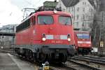 110 446-2 und 101 059-4 in Ulm am 15.12.2009.