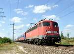 110 493-4 mit Partyzug in Neu-Ulm Pfuhl am 15.09.2011.