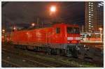 Die 114 020-1, ex DR 112 020-3 der DB Regio ist am 29.12.2013 (1:36 Uhr) beim  Hbf Frankfurt am Main abgestellt.