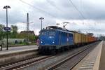 Uelzen sieht am 28 April 2016 EGP 140 857 samt Kistenzug anch Hamburg passieren.