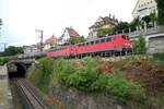 140 788-1 und 140 670-1 fahren mit einem Kesselwagenzug aus Ulm Güterbahnhof auf die Strecke nach Geislingen/Steige am 04.08.2008.