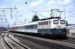 141 107-3 mit Nahverkehrszug in Biblis am 05.06.1997.