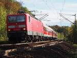143 899-3 mit Nahverkehrszug in Ulm am 21.10.2014.