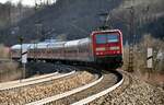 143 886-0 mitNahverkehrszug in Urspring am 01.03.2010.