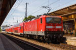 Trier Hauptbahnhof am 17 Juni 2013: Als der RE 1 Koblenz RE 1 Koblenz – Trier – Saarbr�cken, noch „Mosel-Saar-Express“ und nicht S�WEX (S�dwest-Express) hie�. Die 143 129-5 (91 80 6143 129-5 D-DB) der DB Regio S�dwest mit dem RE 1 von Koblenz nach Saarbr�cken beim Halt im Hauptbahnhof Trier.

Die Lok wurde 1986 bei LEW (VEB Lokomotivbau Elektrotechnische Werke Hans Beimler Hennigsdorf) unter der Fabriknummer 18505 gebaut und als DR 243 129-4 an die Deutsche Reichsbahn geliefert. Zum 01.01.1992 erfolgte die Umzeichnung in DR 143 129-5 und zum 01.01.1994 in DB 143 129-5. Ab dem 07.11.2018 war sie SSM Chemnitz (DB Stillstandsmanagement) abgestellt, am 11.02.2021 wurde sie bei Bender Rohstoff-Recycling e. K. in Leverkusen-Opladen zerlegt.