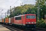 Am 25 Mai 2004 zieht 155 181 ein Containerzug durch Hamburg-Harburg, vielleicht der mekka f�r Kistenz�geliebhaber.