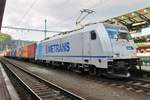 Metrans 186 437 pausiert eine Minute (Lokf�hrerwechsel) in Decin hl.n.
