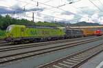 TX Log 193 559 steht am 18 Mai 2018 mit ein Containerzug in Kufstein.