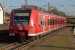 Am 27 März 2017 treft DB 425 112 als RB nach Trier in Dillingen (Saar) ein.