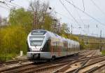   Der ET 232109  Kreis Siegen-Wittgenstein , ex ET 23009, ein 3-teiliger Stadler Flirt der Abellio Rail NRW erreicht am 02.05.2015, als RE 16  Ruhr-Sieg-Express   Essen-Hagen - Finnentrop - Kreuztal -