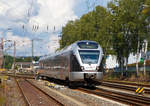   Der ET 23 2103  Werdohl  (94 80 0427 102-9 D-ABRN / 94 80 0827 102-5 D-ABRN / 94 80 0427 602-8 D-ABRN), ex ET 23 003, ein 3-teiliger Stadler Flirt der Abellio Rail NRW fährt am 03.09.2017 als