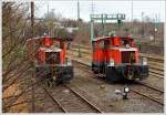 Links etwas verdeckt eine mir unbekannte 335er und rechts die bei Jung gebaute 335 007-1, ex DB 333 007-3, abgestellt am 15.02.2014 in Gießen.