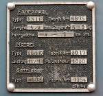   Typenschild am Jung-Rangiertraktor Kdl 02-01 (Jung 6975) am 28.04.2013 im Eisenbahnmuseum Darmstadt-Kranichstein.