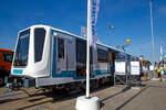 Siemens pr�sentierte auf der InnoTrans 2018 in Berlin (hier 18.09.2018) mit dem Triebzug 3018 f�r die Linie 3 der Metro Sofia seinen Siemens Inspiro.