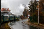 Unterwegs mit der L��nitzgrundbahn der SDG - S�chsische Dampfeisenbahngesellschaft mbH unser Dampfzug, gezogen von der s�chsischen VII K (Altbau) 99 1761-8, bef�hrt hier am 07.12.2022 die Strecke in