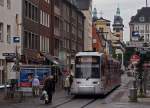 Strassenbahn D�sseldorf: Seit dem 21. Februar 2015 verkehrt die Strassenbahn D�sseldorf nicht mehr auf der Bolker Strasse und Hunsr�ckenstrasse, wo sie die Altstadt ber�hrte. NF8U 3371 (oder Hamsterbacken genannt) der Linie 715, verewigt am 7. August 2013.
Foto: Walter Ruetsch