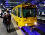   Der EVAG 5122 ein Stadtbahnwagen Typ B erreicht am 08.02.2016 als Linie U 17 den U-Bahnhof Essen Hauptbahnhof.