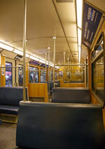   Inneneinrichtung von einem Münchener-U-Bahn-Triebwagen der MVG-Baureihe A am 16.06.2018 in München.