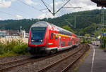 Steuerwagen voraus erreicht der RE 9 - Rhein Sieg Express (RSX) Siegen - K�ln – Aachen am 21.08.2014 den Bahnhof Betzdorf (Sieg), Schublok war die 120 207-6.