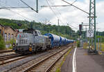 Die RHC DE 501 alias 4185 017-5 (92 80 4185 017-5 D-RHC), eine Vossloh DE 18, der RheinCargo f�hrt am Sonntag den 07.07.2019 mit einem Kalkzug (4-achsige Trichtermittenentladewagen der Gattung Tadns)