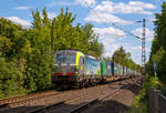   Die BLS Cargo 411 – Re 475 411-5 (91 85 4475 411-5 CH-BLSC) fährt am 30.05.2020 mit einem KLV-Zug durch Bonn-Gronau in Richtung Norden.