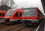   Bahnhof Erndtebrück am 28.12.2011: Links ein LINT 27 als RB 93 Bad Berleburg-Kreuztal-Siegen, Mitte 640 024 (LINT 27) als RB 93 Siegen-Kreuztal-Bad Berleburg und Rechts 628/928 225 der