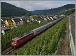 Die 181 219-7 zieht den IC 133  Ostfriesland  von Luxemburg nach Norddeich Mole bei Hatzenport in Richtung Koblenz.