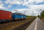 Die 140 857-4 (91 80 6140 857-4 D-EGP) der EGP - Eisenbahngesellschaft Potsdam mbH f�hrt am 14.05.2022 mit einem Containerzug aus Richtung Hamburg kommend durch den Bahnhof B�chen in Richtung Osten.