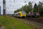 Der VT 611 (95 80 2648 011-0 D-HEB / 95 80 2648 511-9 D-HEB), ein Alstom Coradia LINT 41 der neuen Generation und leistungsst�rkeren Antrieb (140 km/h) der HLB (Hessische Landesbahn GmbH) f�hrt am 03