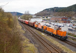   Nun fahren die Lok 41 (98 80 0272 008-0 D-KSW) und die Lok 42 (92 80 1277 902-3 D-KSW), eine Vossloh MaK G 1700 BB, beide der KSW Kreisbahn Siegen-Wittgenstein GmbH am 04.04.2016, mit ihrem