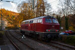 Die alias 215 027-4 eigentlich 225 027-2 (92 80 1225 027-2 D-NEOX) der Neo Lox GmbH Bottrop (NEOX) fährt am 05 November 2025 auf Tfzf (Triebfahrzeugfahrt) / als Lz (Lokzug) durch den Bahnhof