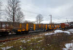 Zwei leere vierachsige Drehgestell-Flachwagen mit Doppelrungen, 37 84 4616 533-4 NL-ORME und 37 84 4616 865-0 NL-ORME, der Gattung Smnps, Bauart 193-4, der On Rail Gesellschaft f�r Eisenbahnausr�stung