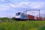 Am 26 April 2019 durchfahrt RTB 186 425 mit ein KLV Oisterwijk.