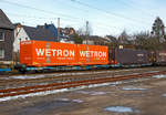 8-achsiger Niederflur-Containertragwagen (Megafret) 33 68 4909 161-1 D-AAEC der Gattung Sffggmrrss 40 der AAE Cargo AG (geh�rt zur VTG) am 19.01.2019 im Zugverband in Mudersbach/Sieg.