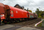Vierachsiger Drehgestell-Flachwagen mit verschiebbarem Planenverdeck und Lademulden für Coiltransporte, 31 80 4675 893-0 D-DB, der Gattung Shimmns-ttu 722, der DB Cargo AG am 09 Oktober 2025 im