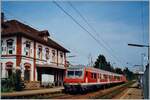 Eine RB von Lörrach nach Weil erreicht den Halt Lörrach Stetten.