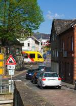 Ein LINT 41 der HLB (Hessische Landesbahn) passiert am 05.05.2013 den B� km 44,6 (KBS 625 - Untere Lahntalbahn) in Runkel.
