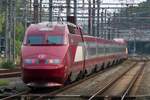 Wegen Bauarbeiten an die Neubaustrecke Bruxelles-Midi<=>Antoign wurden die EuroStar (ex-Thalys) Z�ge zwischen Bruxelles-Midi und Paris Nord �ber die alte Strecke Bruxelles--Mons--Quevy--St.Quentin--Paris umgeleitet. Am 18 Augustus 2024 durchfahrt der umgeleiteter 4533 Mons.