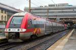 Der vierteilige Elektrotriebzug Z 27655 und ein weiterer der TER Languedoc-Roussillon am 25.03.2015 im Bahnhof Marseille Saint-Charles.