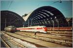 Der FS ETR 450 003 verlässt in Milano Centrale.