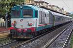 Diesellok D 445 1145 (92 83 2445 143-6 I-TI) schiebt ihren Zug durch den Bahnhof von Firenze Campo di Marte in Richtung Firenze Santa Maria Novella.  18.05.2019 (Hans)