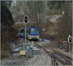 Der  Treno Panoramico  verl�sst Olga 2, ein Kreuzungsstation nahe der Grenze zum Tessin.