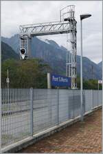 Zurzeit wird die Strecke Ivrea - Aosta auf elektrischen Betrieb umgebaut und somit sind Bilder von dieselbetrieb der Stecke schon  historisch . Im Bild ein  Stimmungsbild  des noch Fahrdrahtlosen Bahhofs von Pont St. Martin.

17. Sept. 2023