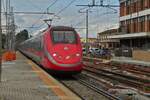 Triebzug ETR BR 500, f�hrt in den Bahnhof von Ferrara ein. 08.05.2025