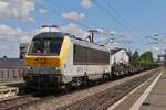 CFL 3019 durchf�hrt mit einem G�terzug die Haltestelle Lamadelaine in Richtung Rodange.
